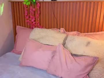 Away vicky_bass on Chaturbate