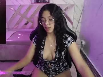 Freechat victoria_castillo_b on Chaturbate