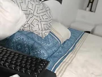 Freechat yinaross on Chaturbate