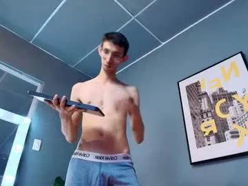 Freechat zyronight on Chaturbate