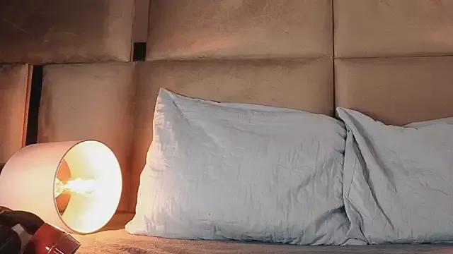 Freechat angelinepossy on StripChat