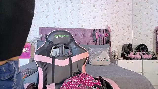 Private AvrillThomas on StripChat