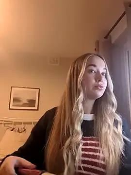 BarbieDolly_x — Topless 2 mins