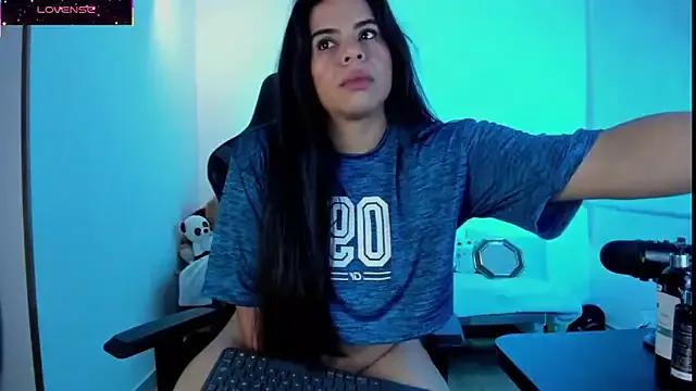 Biancastrongg — Freechat on StripChat