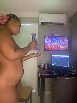 Freechat BQueen223 on StripChat