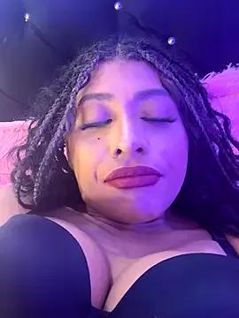 Freechat canela_10 on StripChat