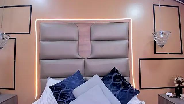 Freechat CAYLINCOLLINS on StripChat