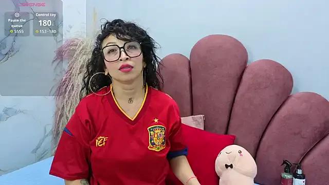 Freechat CHIARAJJONES on StripChat