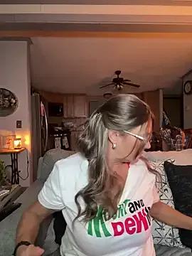 Freechat cowgirlc on StripChat