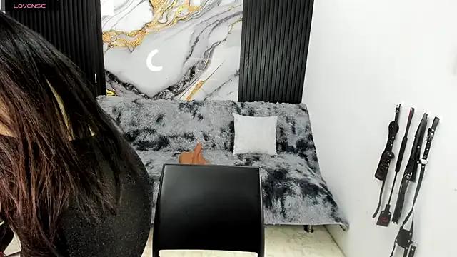 Freechat criss_21_ on StripChat