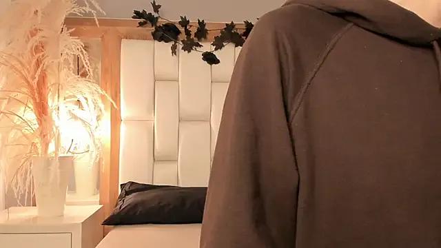 StripChat Daphne_And_Roger is Freechat Daphne_And_Roger — Rub your clitoris while we fuck you