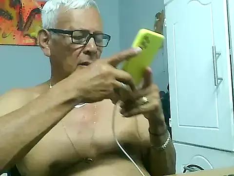 dirtysluttyfist — CORRIDA Y DILDO