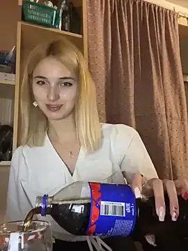 Freechat DollyTall on StripChat