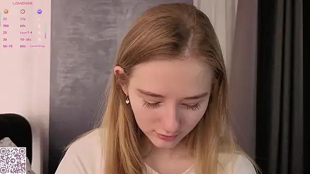 ElvinaRose — smile close up