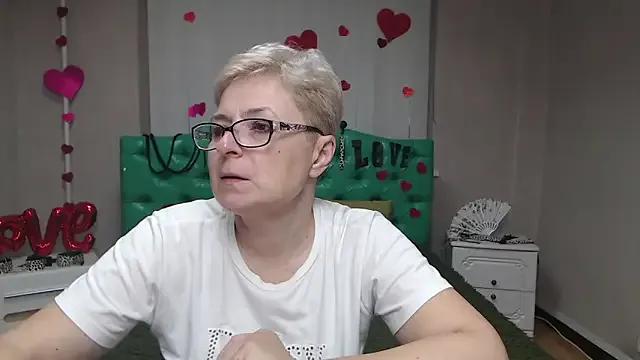 EmiliaGree — Give a vibration, get a reaction