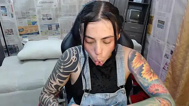 Freechat i_am_nina_ on StripChat