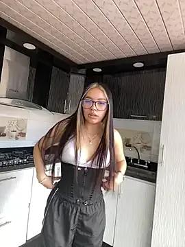 Freechat Karina16_pink on StripChat