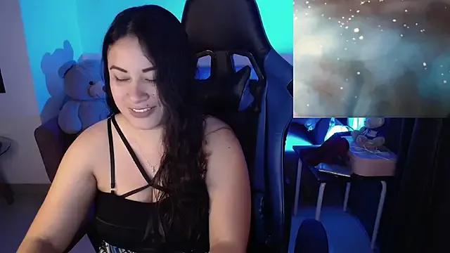 Freechat LauraHawkes on StripChat