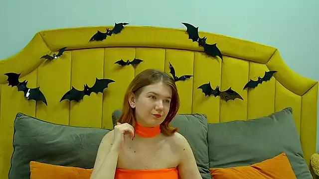 LessySmith on StripChat 