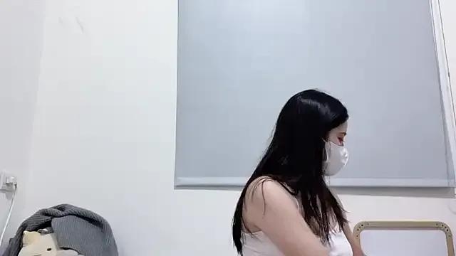 Freechat LHeart on StripChat