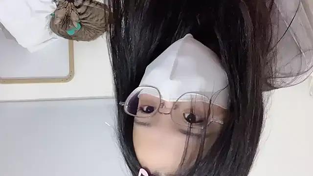 Freechat LHeart on StripChat