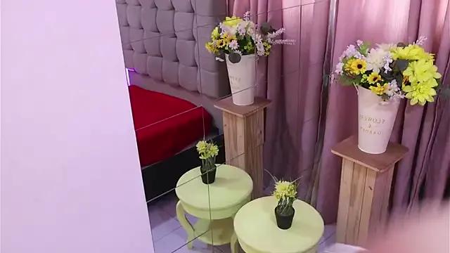 Lily_rousee_ on StripChat 