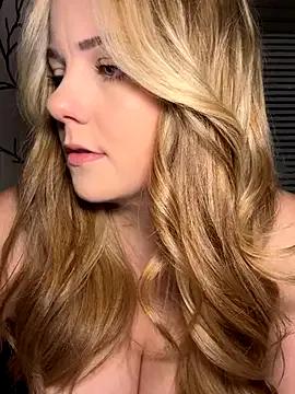 Freechat Lisaxtra on StripChat