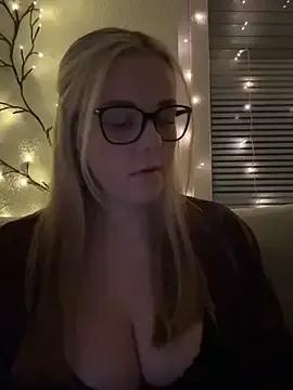 Freechat Lisaxtra on StripChat