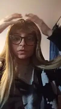 Freechat littlevalerie on StripChat