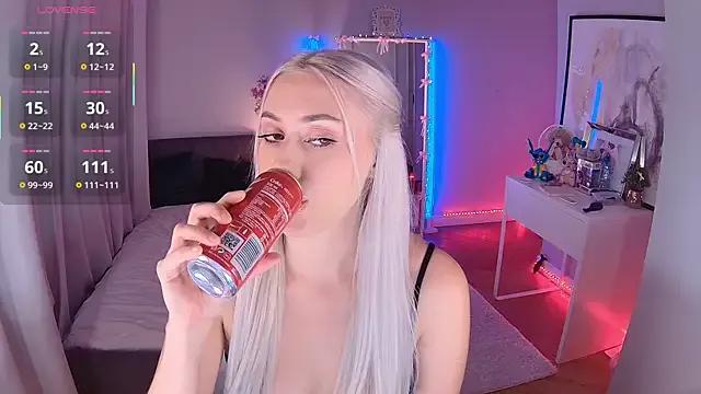 Freechat LoryWood on StripChat