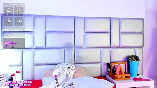 Freechat LovelyNickii on StripChat