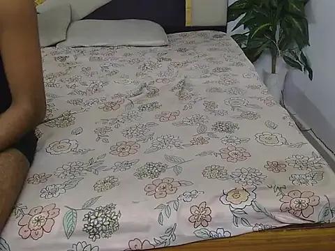 Freechat Lovelyy-couple on StripChat