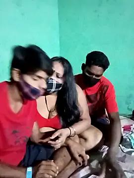 Freechat LoveOnStream on StripChat