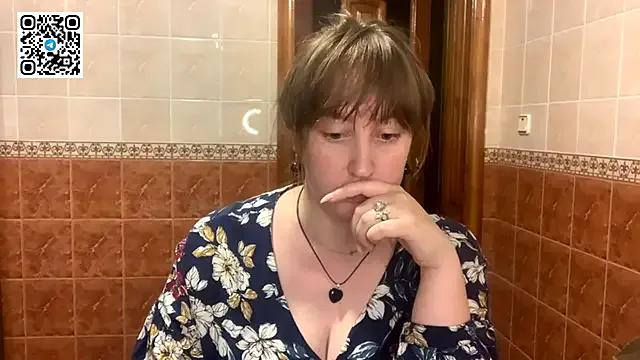 Freechat MaroonMoon_ on StripChat