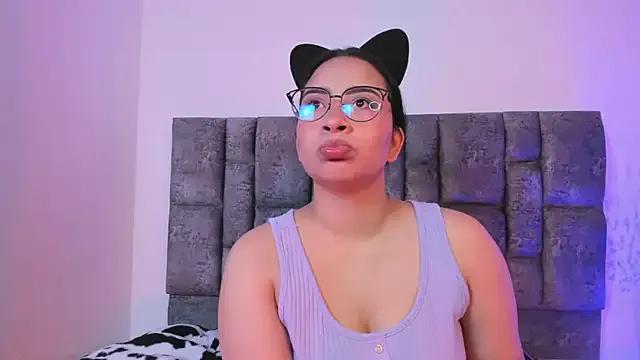 Freechat miah_storm on StripChat