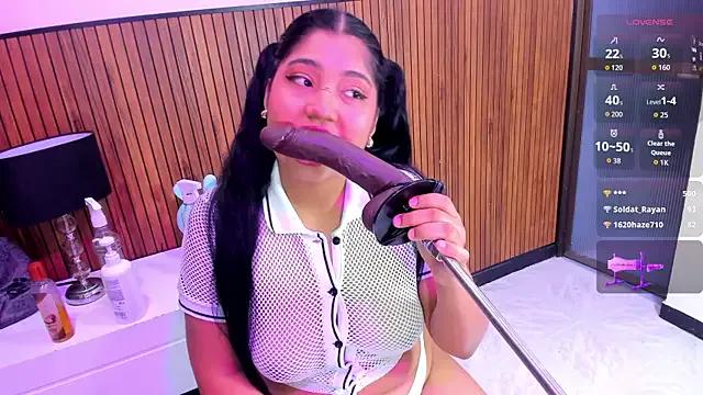 Freechat mysticlatina1 on StripChat