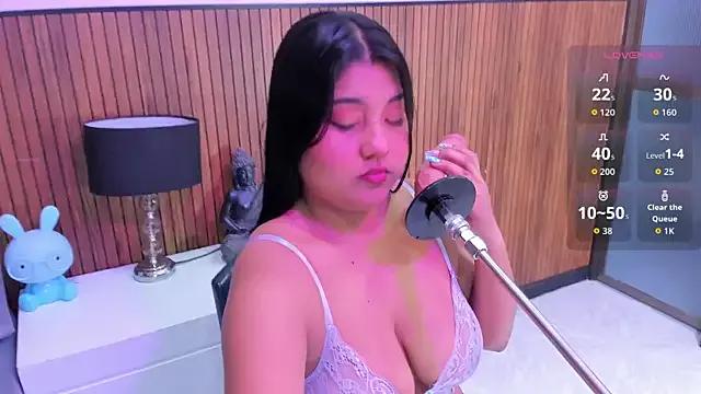 Freechat mysticlatina1 on StripChat