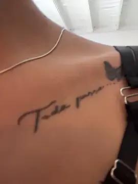 Freechat MystiqueXXX on StripChat