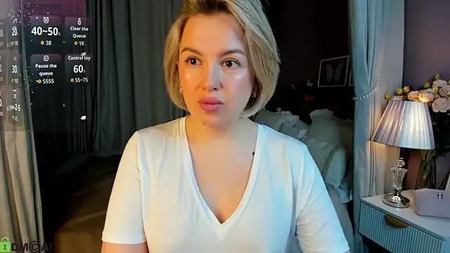 Nikki_Kai on StripChat 