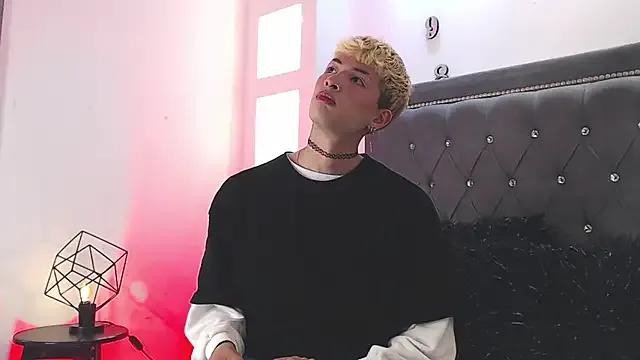 Freechat OzorioDany on StripChat