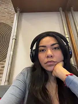 Freechat PetitLumiere on StripChat