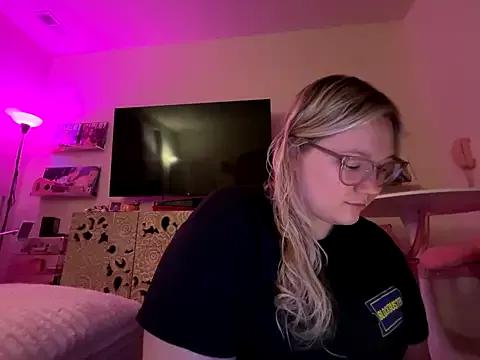 Private PiggyRose on StripChat