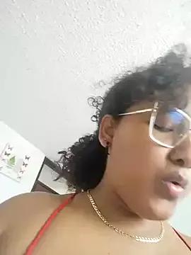 samanthaeliott22 on StripChat 