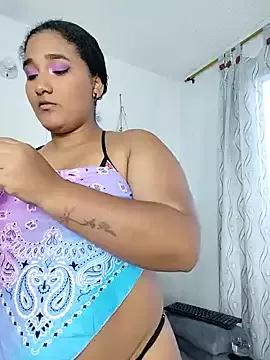 samanthaeliott22 on StripChat 