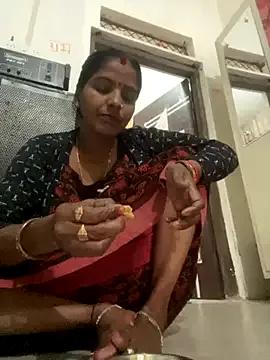 Freechat Sapnahot34 on StripChat