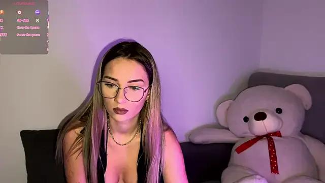 Freechat ScarlettSmithX on StripChat