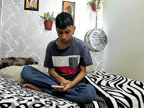 Freechat sexyboys_cutex18 on StripChat