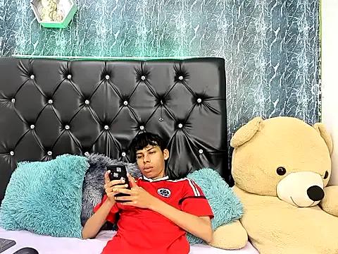 Freechat sexyboys_cutex18 on StripChat