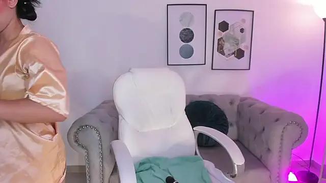 Sharon_breezee — oil show on tits