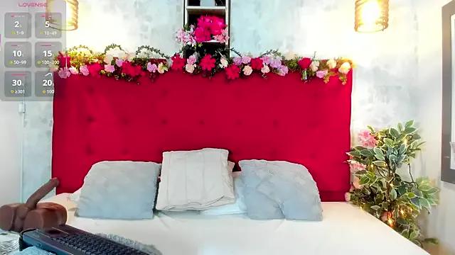 Freechat SilvannaFit on StripChat